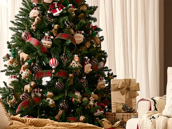 Árvore de Natal decorada - Vista completa